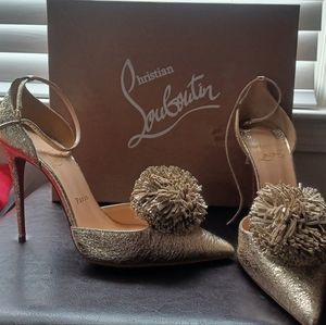 Christian Louboutin NEVER WORN! Gold Size 39 (US9)